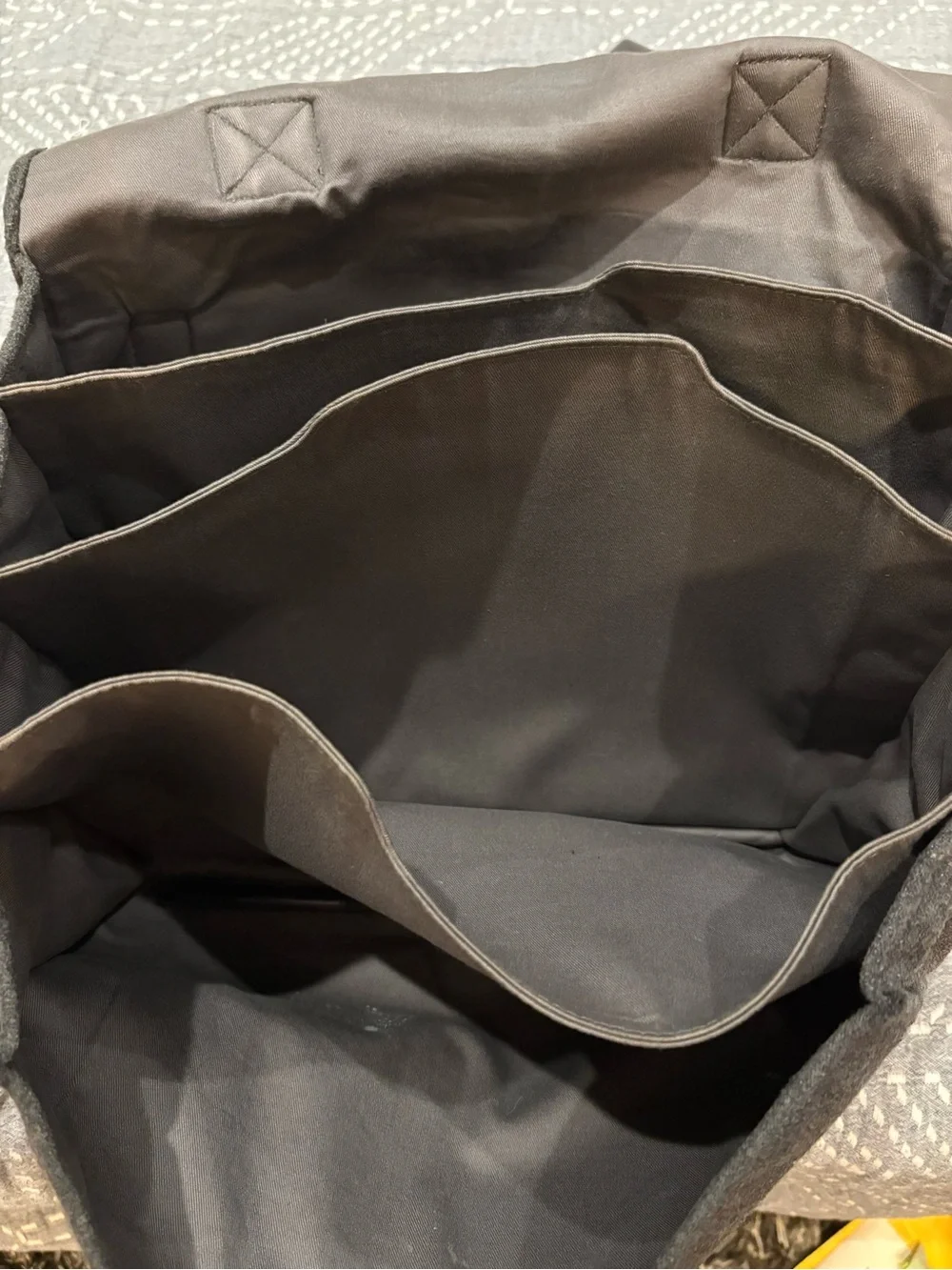 Men's Grey Felt Shoulder Bag - Minimal Carry